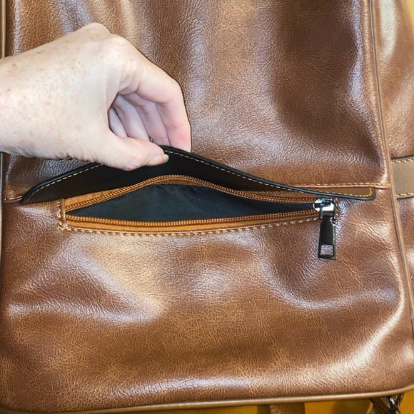 Backpack - Picture 2 of 10